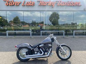 ② HARLEY-DAVIDSON SOFTAIL CUSTOM MET 12 MAANDEN WAARBORG
