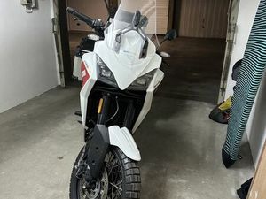 MOTO MORINI X-CAPE EQUIPADA PARA TODO O TERRENO PARANHOS