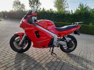 TRIUMPH 955 SPRINT ST LIEFERUNG IST MÖGLICH