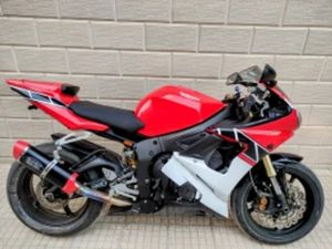 YAMAHA YZF-R6 BRAKING, BOOBZ