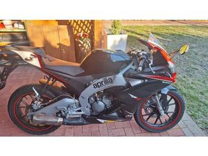 APRILIA RS4 50 – IDEAL! 9376 KM, BEZ PRZERÓBEK, JAK NOWA NA AM/A1 ŚWIECIE