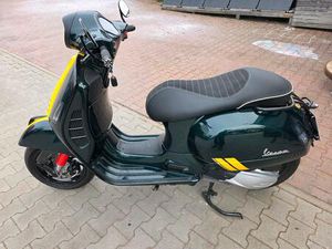 VESPA GTS 300 RACING SIXTIES