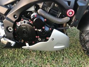 SUZUKI GSR600 CON ACCESSORI