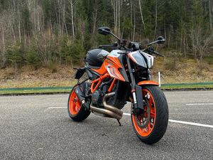 KTM 1290 SUPER DUKE R