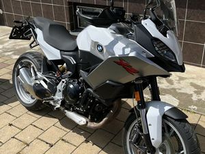 BMW F 900 XR 70KW MANUÁL