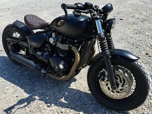 TRIUMPH BONNEVILLE 1200 BOBBER