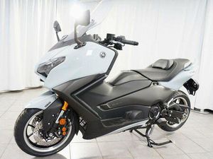 YAMAHA T-MAX 560 2025 TECH MAX NAVIGATION TEMPOMAT TMAX