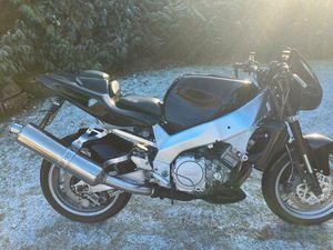VERKAUFE YAMAHA YZF 750 R