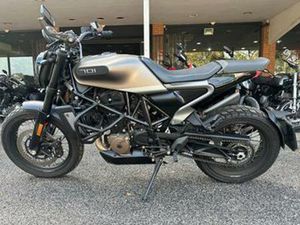 2021 HUSQVARNA SVARTPILEN 701 BUONO STATO