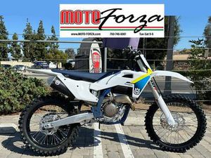 2025 HUSQVARNA FC 250 | AT MOTO FORZA!