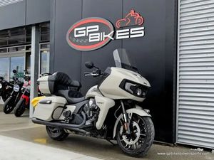 2023 INDIAN MOTORCYCLES PURSUIT DARK HORSE SILVER QUARTZ SMOKE