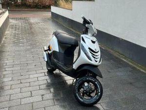 PIAGGIO ZIP 70CC — SCOOTERS | PIAGGIO — MARKTPLAATS