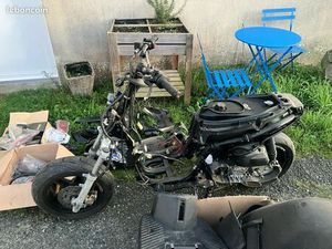 SCOOTER STUNT 2009 – PROJET MÉCANIQUE – GROS LOT DE PIÈCES