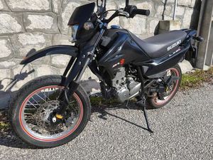 MOTO SUZUKI DR 125. CANAVIAIS