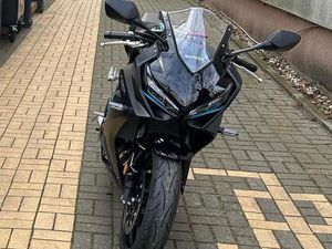 HONDA CBR 650 R