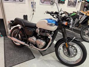 TRIUMPH BONNEVILLE T100 900 EURO 4 900 CC