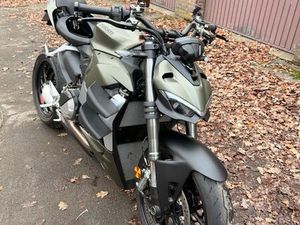 DUCATI STREETFIGHTER V2