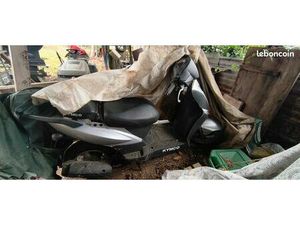 SCOOTER KYMCO 125CM3 DE 2006 DANS L'ÉTAT