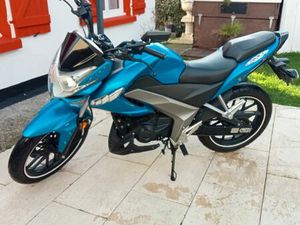 MOTO 125 KYMCO EN TRÈS BON ÉTAT
