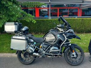 1200GS ADVENTURE - TRIPLE BLACK