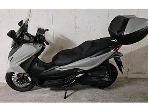 HONDA FORZA 350 MIT HEIZGRIFFE