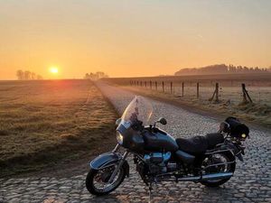 ② MOTOGUZZI CALIFORNIA JACKAL