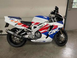 ② HONDA SC28 FIREBLADE