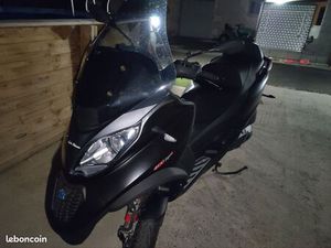 PIAGGIO MP3 SPORT 400MP3 400 SPORT FAIBLE KM■SEULEMENT 2500KM■EXCELLENT ÉTAT ■MERCI DE NE PAS VOUS INTÉRESSER À L'ANNONCE SI VOUS N'AVEZ PAS LE BUDGET