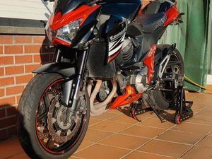 ② KAWASAKI Z800 PERFORMANCE