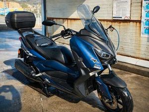 YAMAHA - XMAX