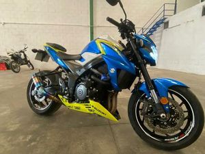 SUZUKI - GSX-S750