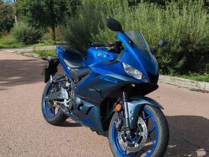 YAMAHA YZF R3