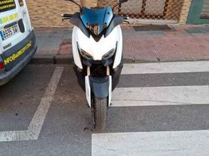 YAMAHA - XMAX 300 2022