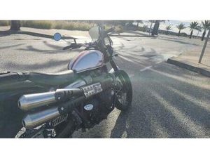 TRIUMPH - STREET SCRAMBLER 900