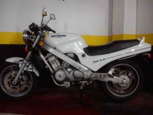 HONDA - NTV 650 REVERE