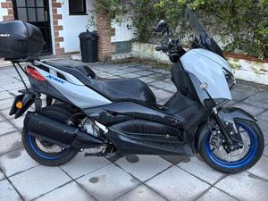YAMAHA - XMAX 300