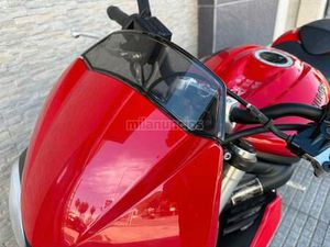 TRIUMPH - STREET TRIPLE