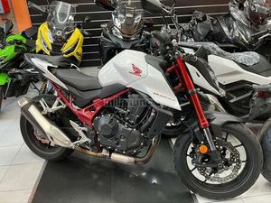 HONDA - CB 750 HORNET