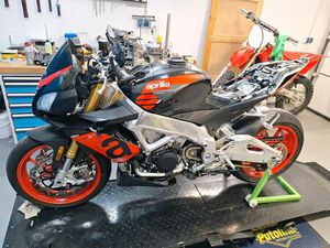 APRILIA TUONO V4 1100 RR E4 NERO, 35000KM MIT AUSTAUSCHMOTOR