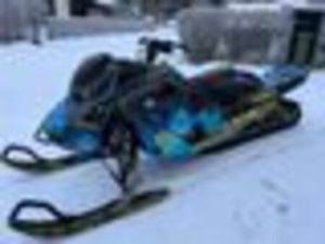 850 E-TEC SHOT RUNSAILLA LISÄVARUSTEILLA!