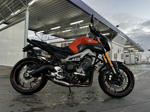 YAMAHA MT09 2014 LARANJA OLIVAIS