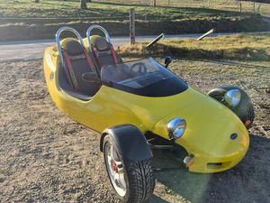 DREIRÄDRIGES MOTORFAHRZEUG