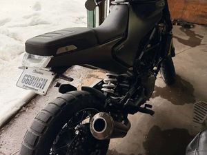 HUSQVARNA SVARTPILEN 401 2022