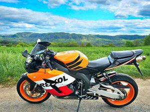 HONDA CBR SC57 2005/ TAUSCH NAKED BIKE