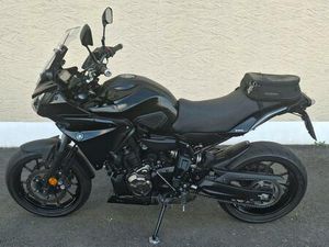 YAMAHA TRACER 700 75PS SCHECKHEFT AKRAPOVIC VIEL ZUBEHÖR / EXTRAS