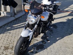 YAMAHA FZ6 S2 600