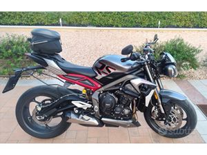 TRIUMPH STREET TRIPLE RS