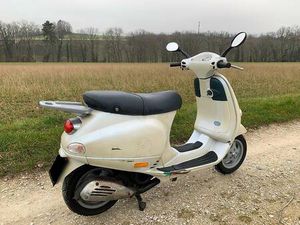 A VENDRE VESPA ET4 125 CM3