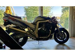 SUZUKI GSXR 1100 W 2. HAND ERST 3000KM GELAUFEN
