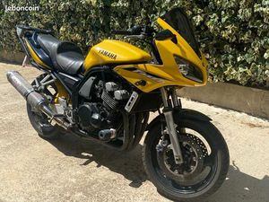 600 FAZER YAMAHA